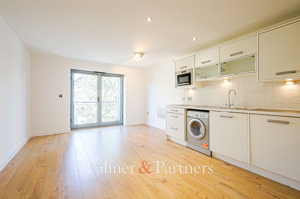 Property photo 3 of 10 Reception Room