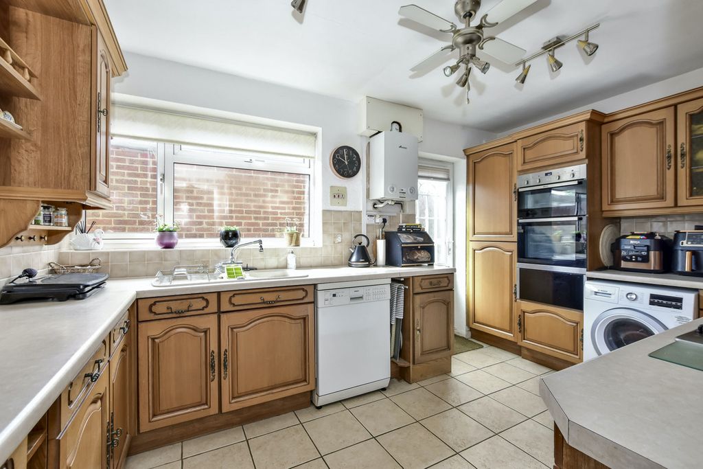 Property photo 2 of 17