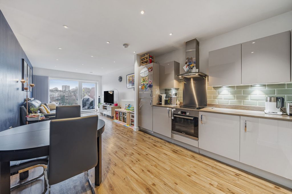 Property photo 1 of 12 Reception/ Kitchen