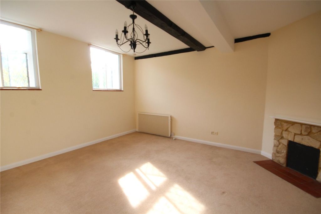 Property photo 3 of 8 Picture No. 12