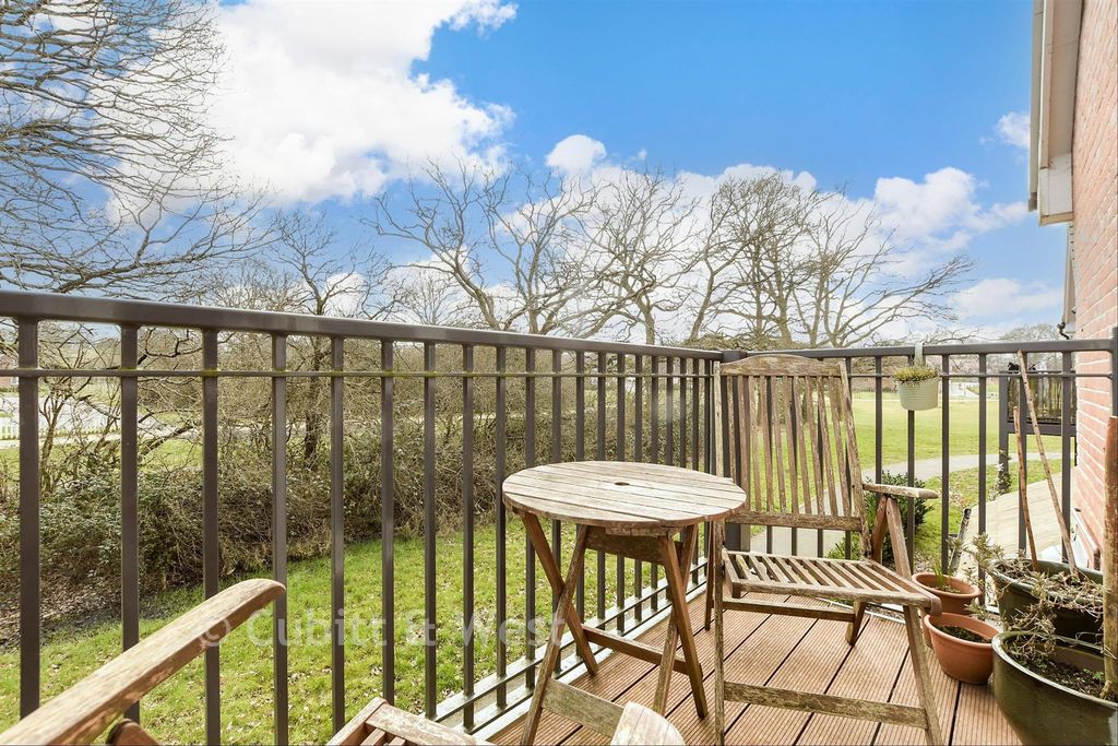 Property photo 2 of 10 Balcony / Terrace