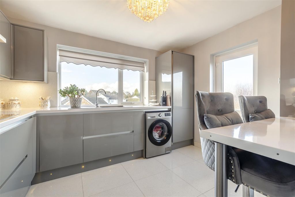 Property photo 1 of 18 Kitchen