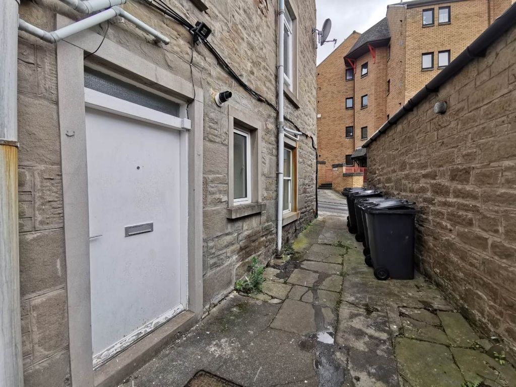 Property photo 1 of 7 Outside2