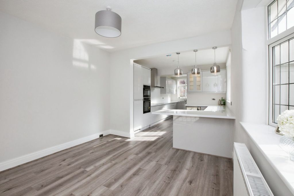 Property photo 2 of 26 Kitchen/Diner