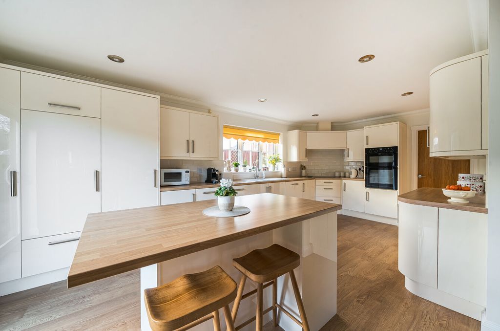 Property photo 3 of 24 1417717-16-699Ded...