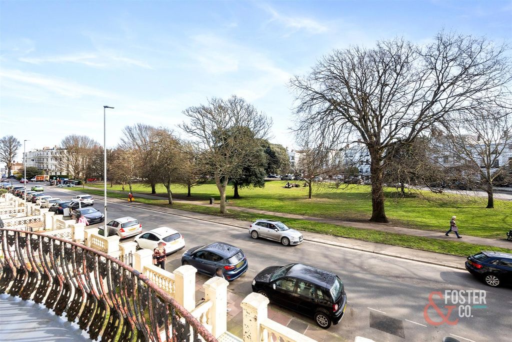 Property photo 2 of 20 Vernon Terrace, 15, Flat 2-010.Jpg