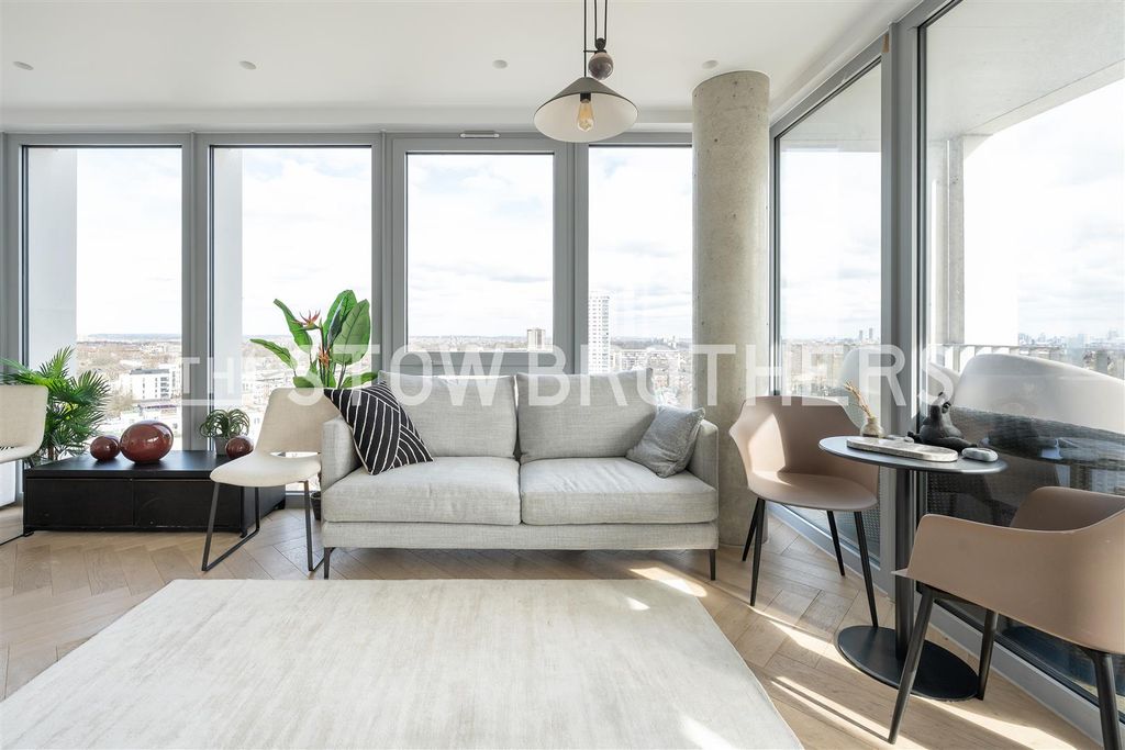 Property photo 3 of 24