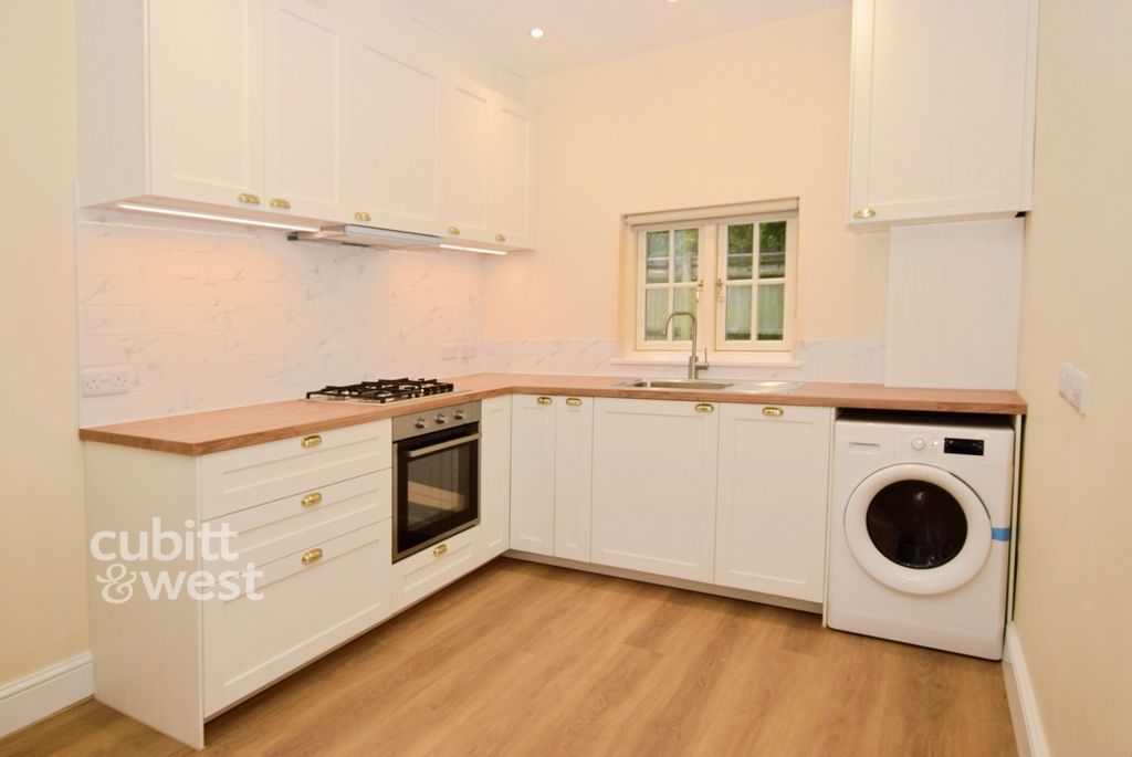 Property photo 2 of 17 50115054-Dsc_1813