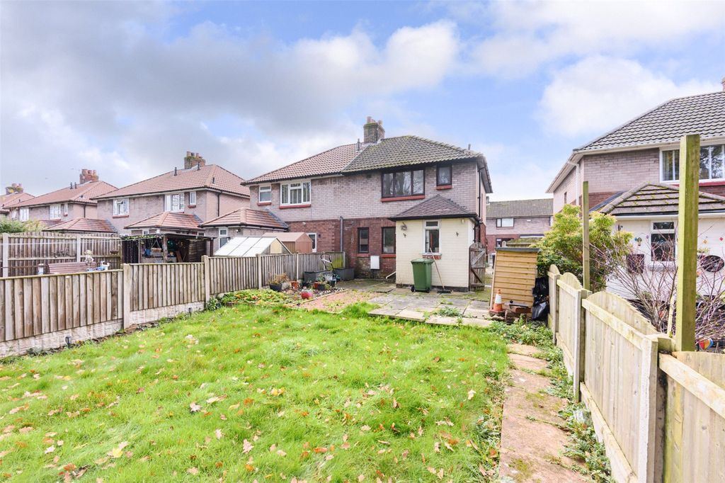 Property photo 2 of 10 External