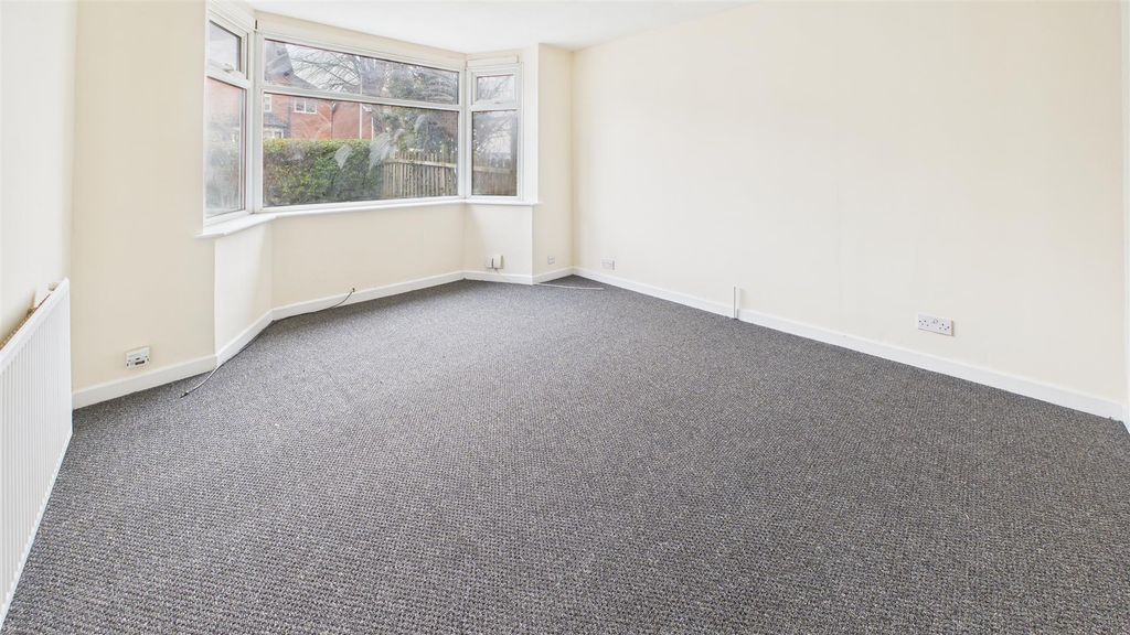 Property photo 3 of 13 Lounge.Jpg