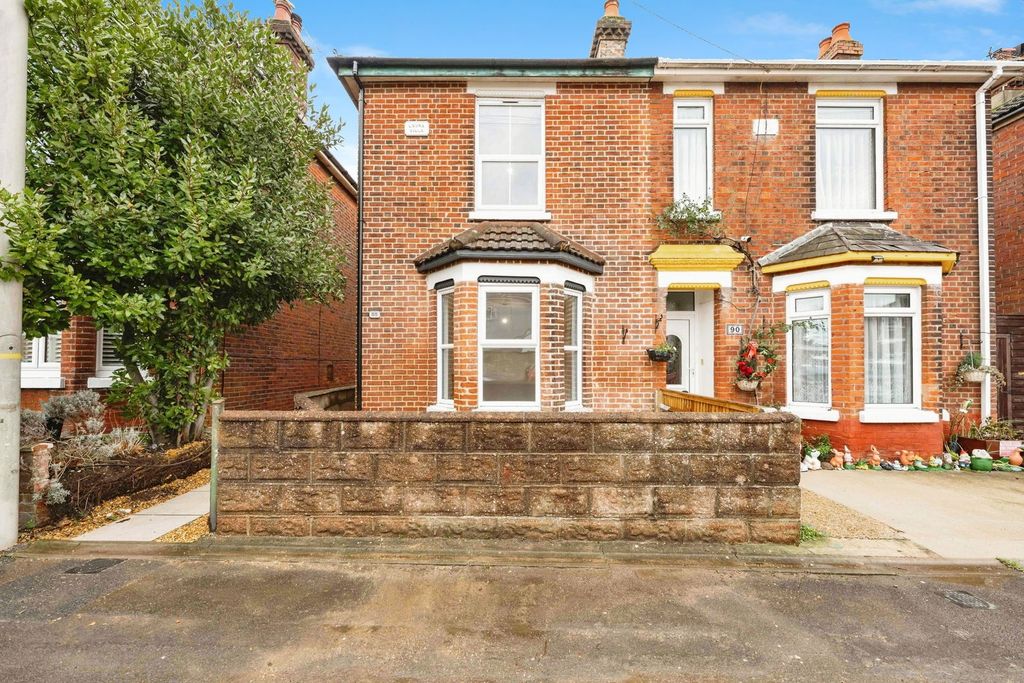 Property photo 2 of 28