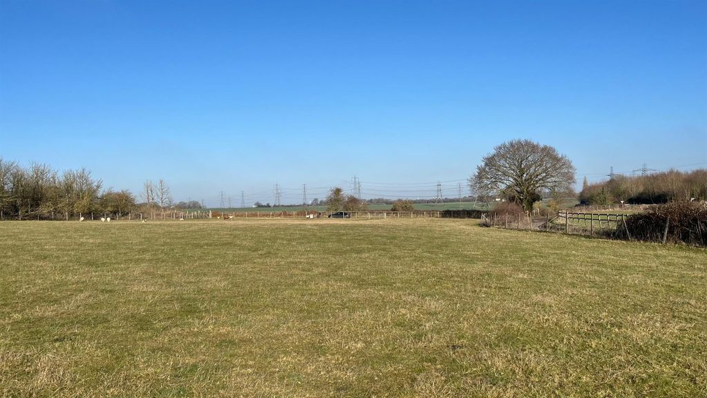 Property photo 3 of 7 Copthall 1.Jpg