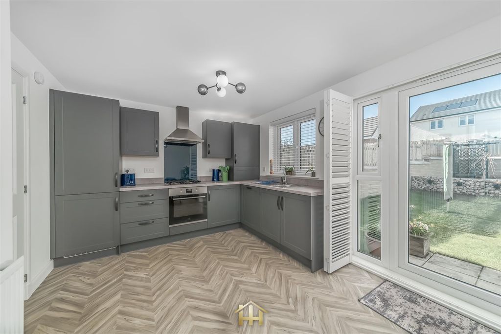Additional image 2 of 3 bed semi-detached house for saleMains Loan, Dundee DD4