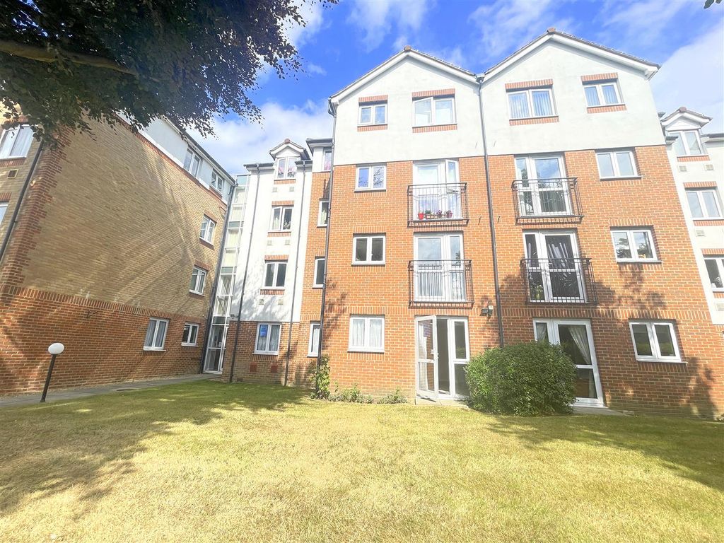 Property photo 1 of 26 Cranley 42.Jpg