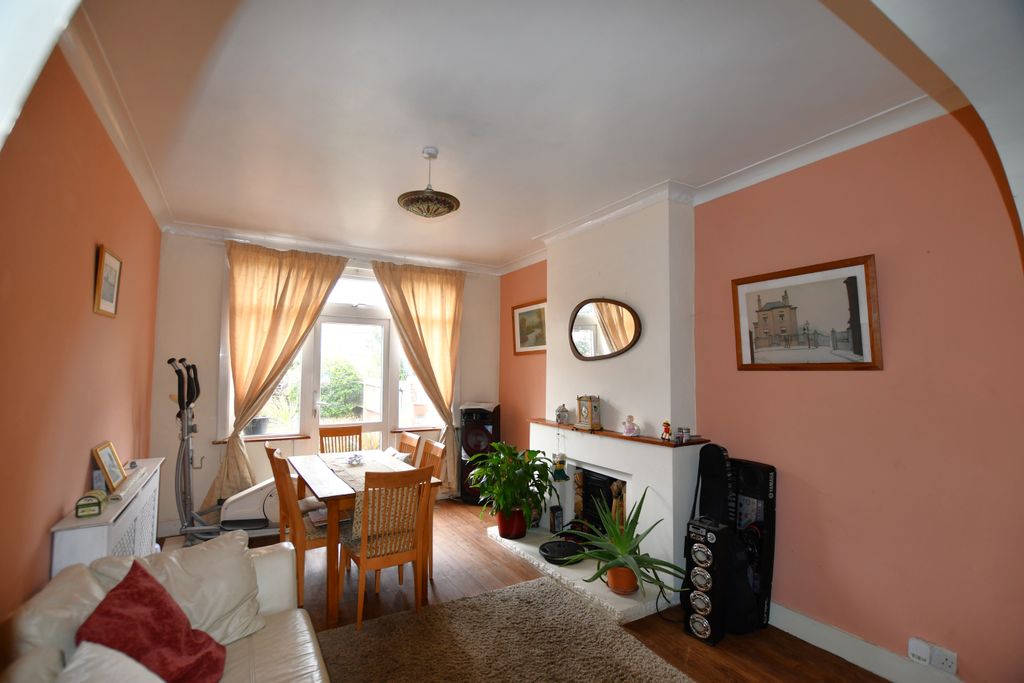 Property photo 2 of 21