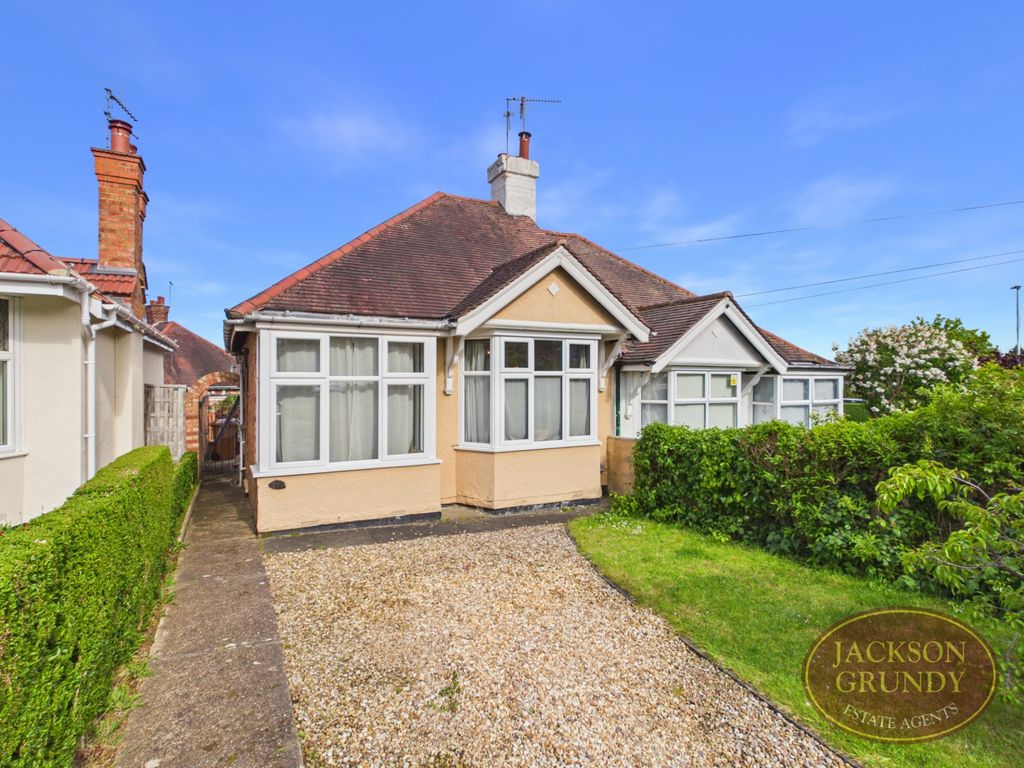 Property photo 1 of 8 Ellesmere Avenue