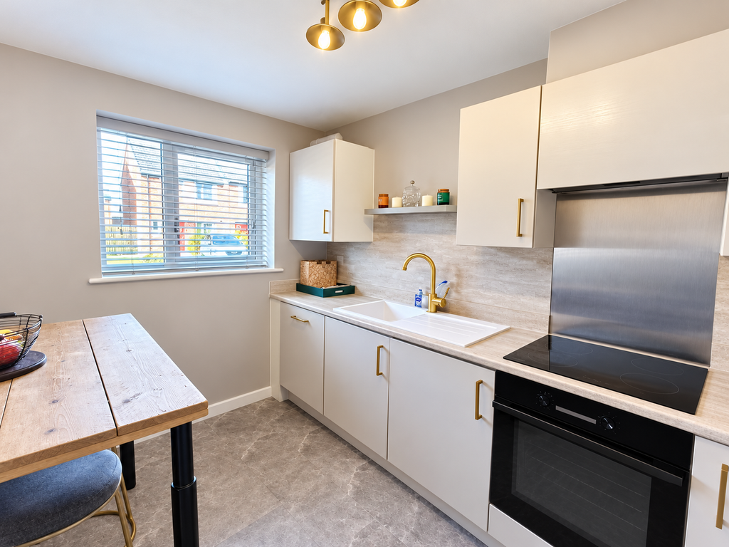 Property photo 3 of 15 Kitchen