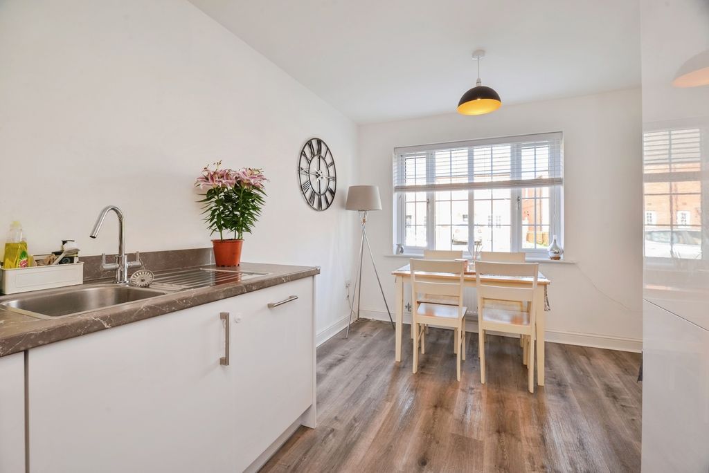Property photo 3 of 15 Pbox-Img.Jpg