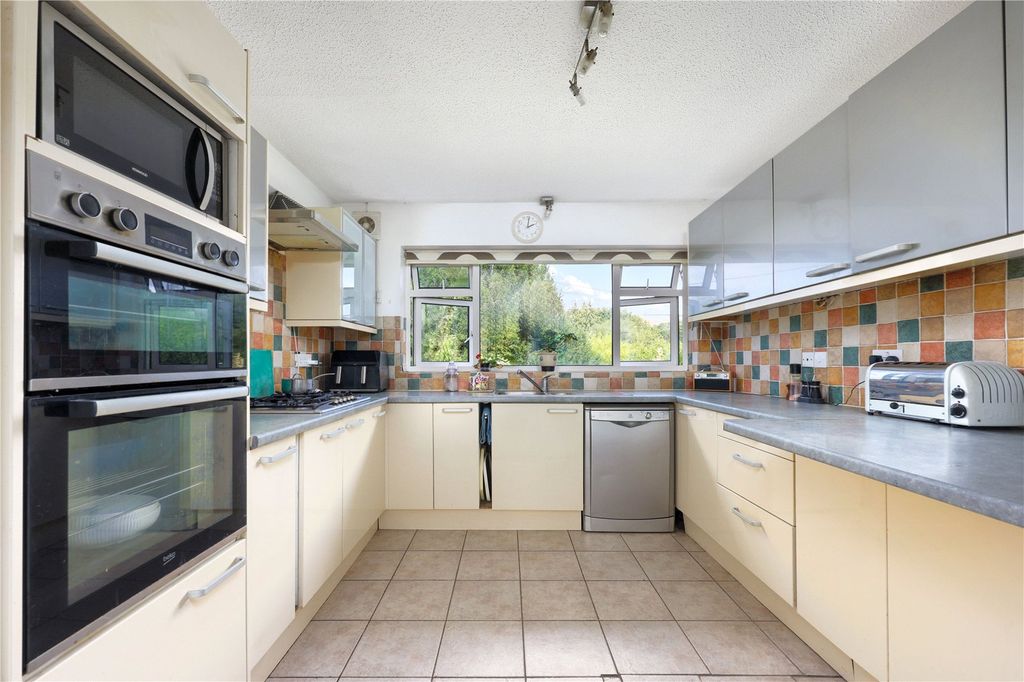 Property photo 3 of 28 Picture No. 04