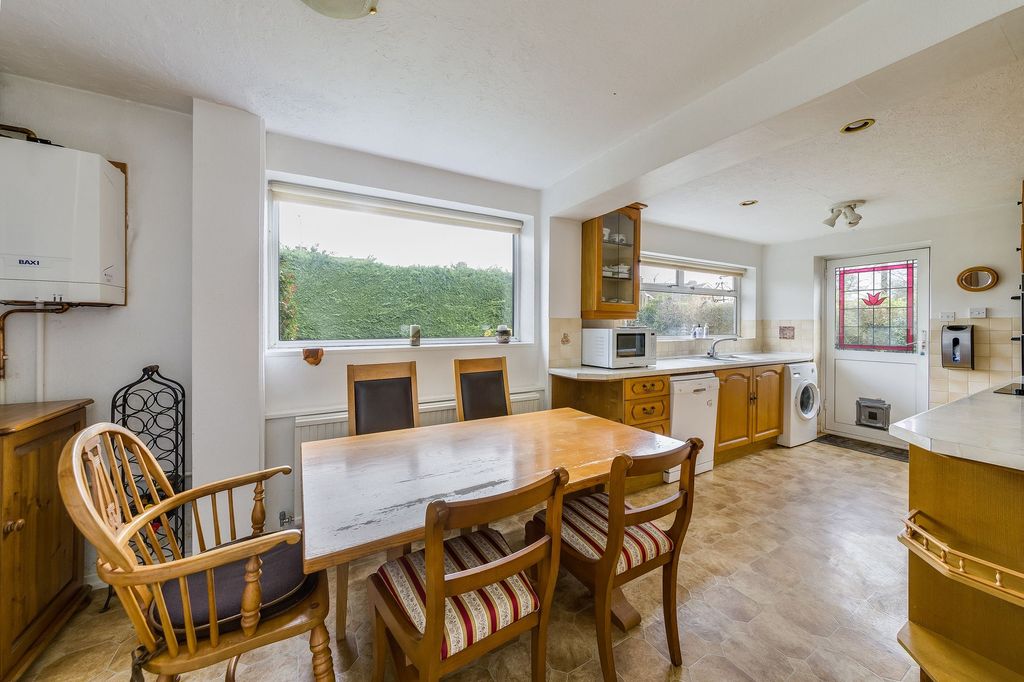 Property photo 3 of 26