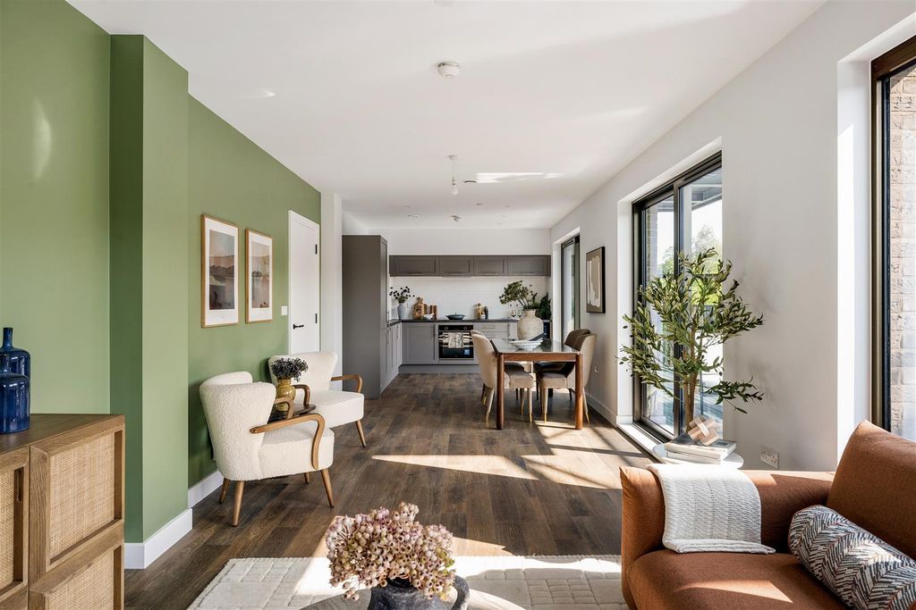 Property photo 1 of 23