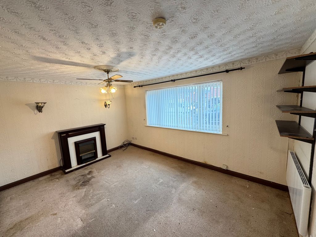 Property photo 3 of 5