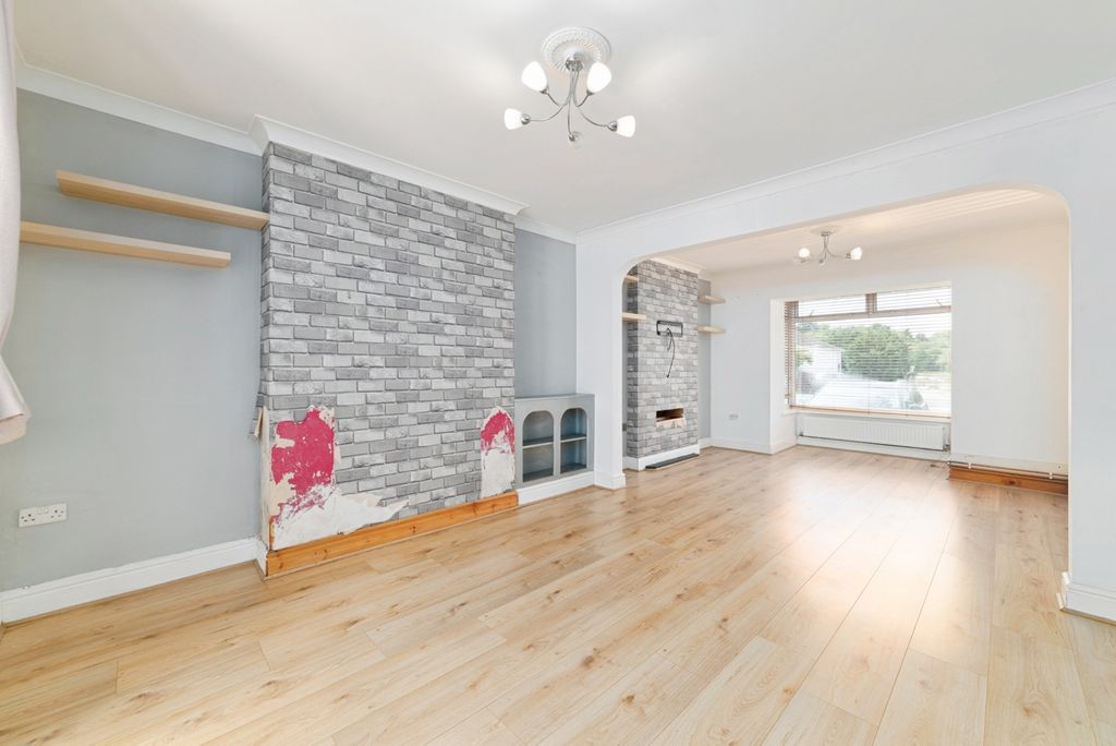 Property photo 2 of 24 Pbox-Img.Jpg