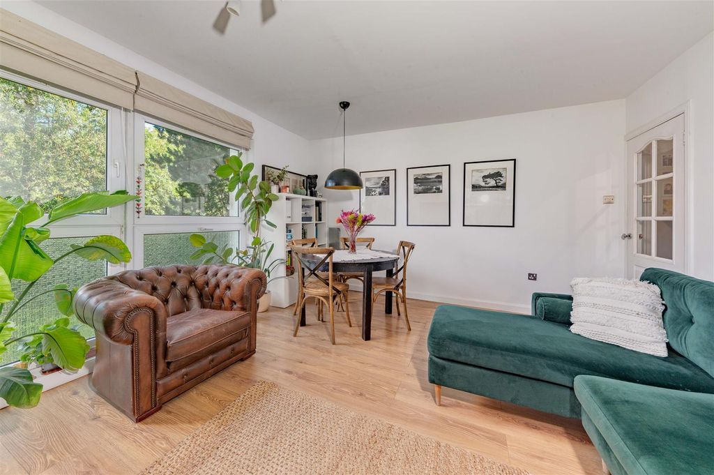 Property photo 3 of 13 13 Atholl Street Dundee-2.Jpg