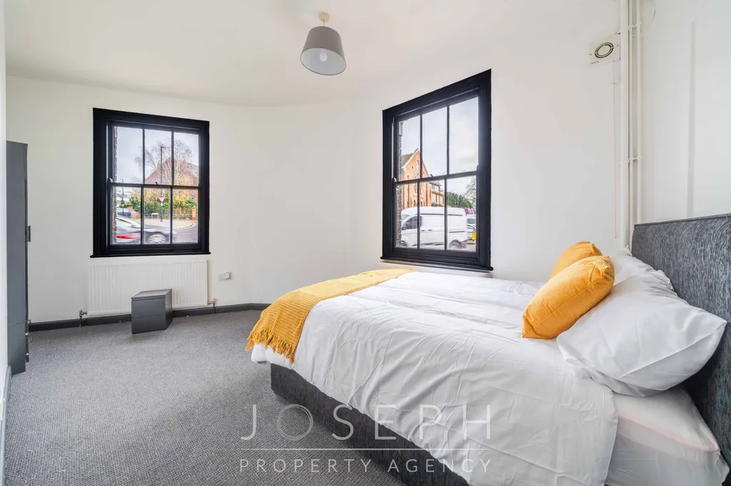 Apartment in Ipswich, Stoke - View 3
