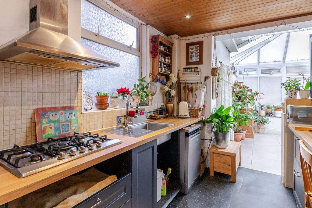 Property photo 3 of 16 2026 - Kitchen 3