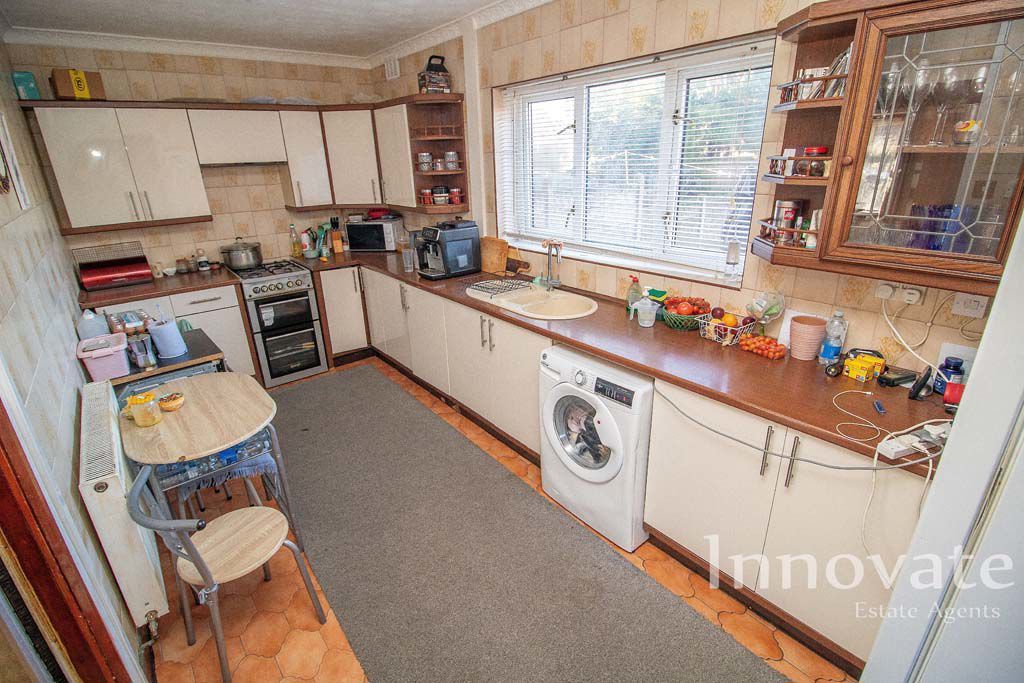 Property photo 3 of 9 Photo 4