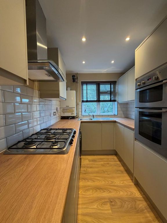 Property photo 1 of 6 Photo 3