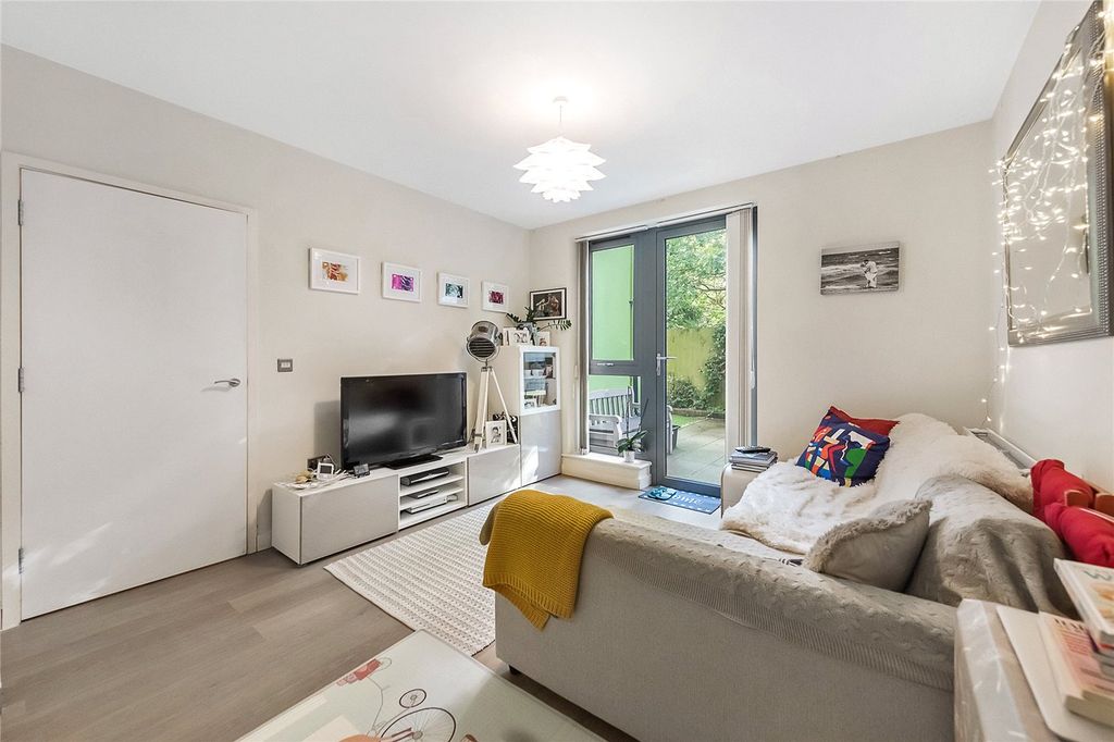 Property photo 2 of 15 Picture No. 35