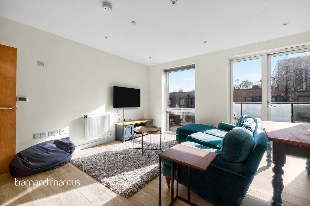 Property photo 1 of 11