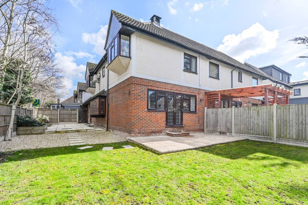 Property photo 1 of 18