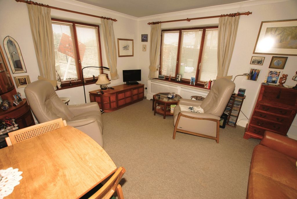 Property photo 3 of 11 Sitting Room