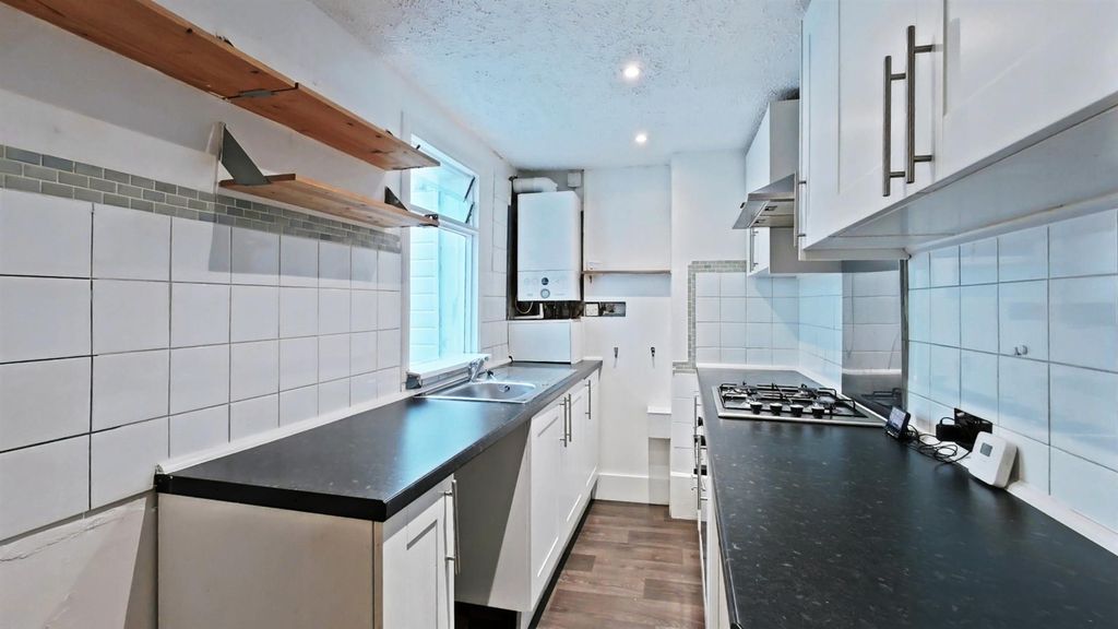 Property photo 2 of 12 Kitchen_Pe.Jpg