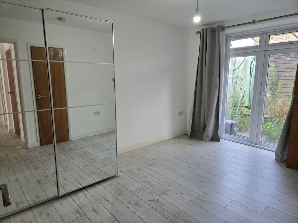 Property photo 2 of 6 Gallery