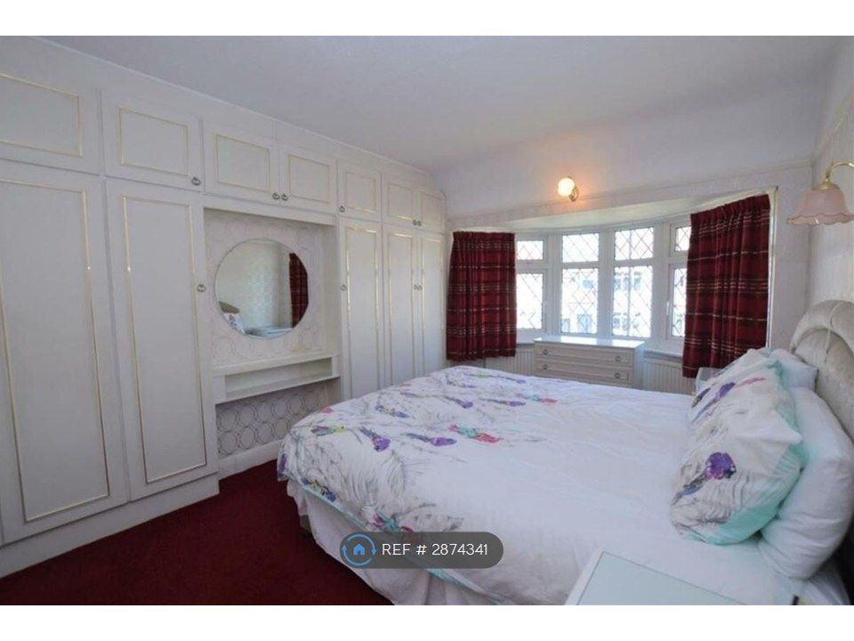 Property photo 2 of 9 Master Bedroom 1