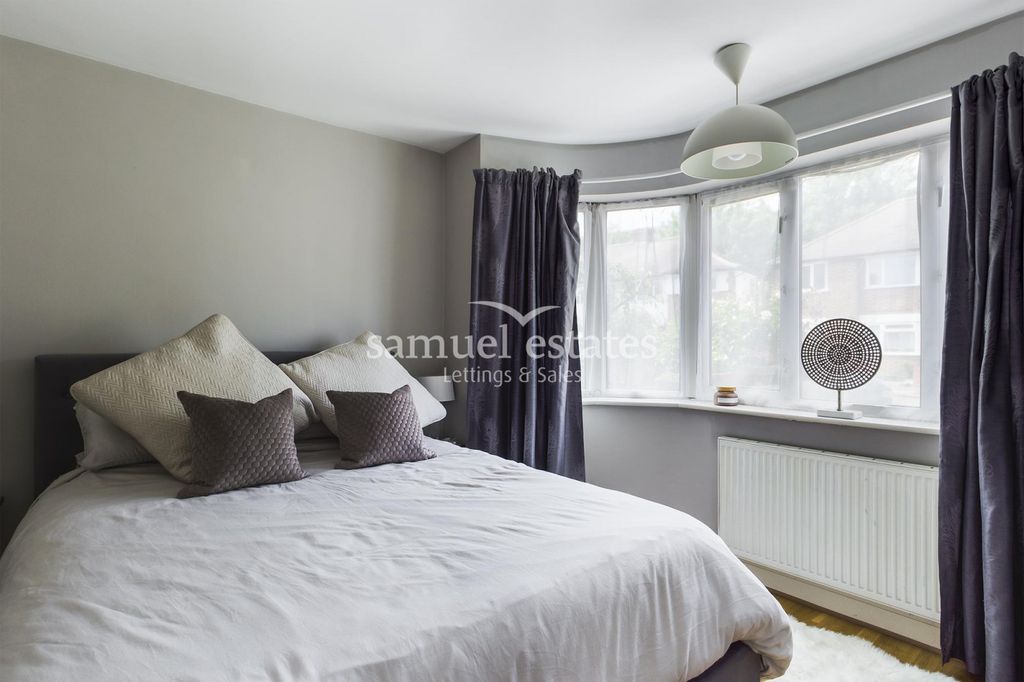 Property photo 2 of 8 Bedroom