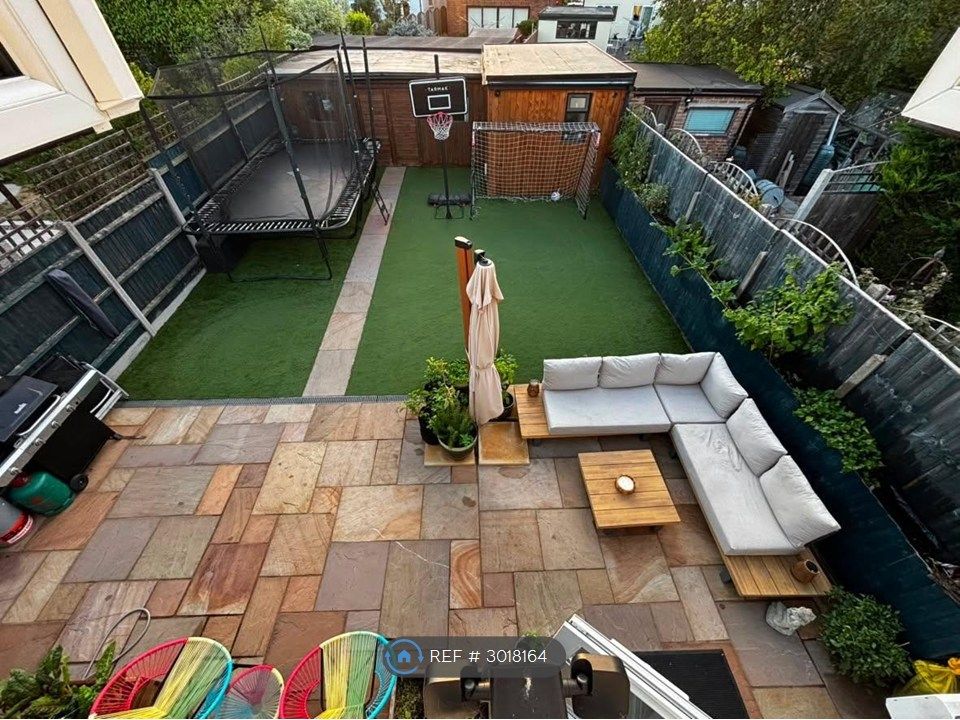 Property photo 3 of 23
