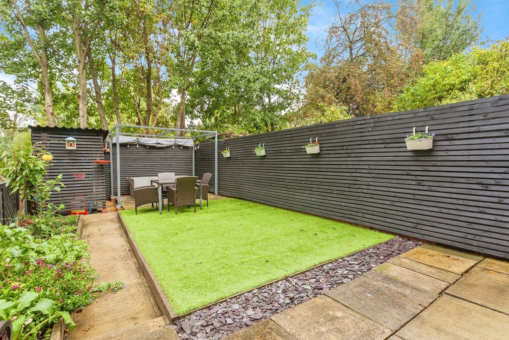 Property photo 3 of 17