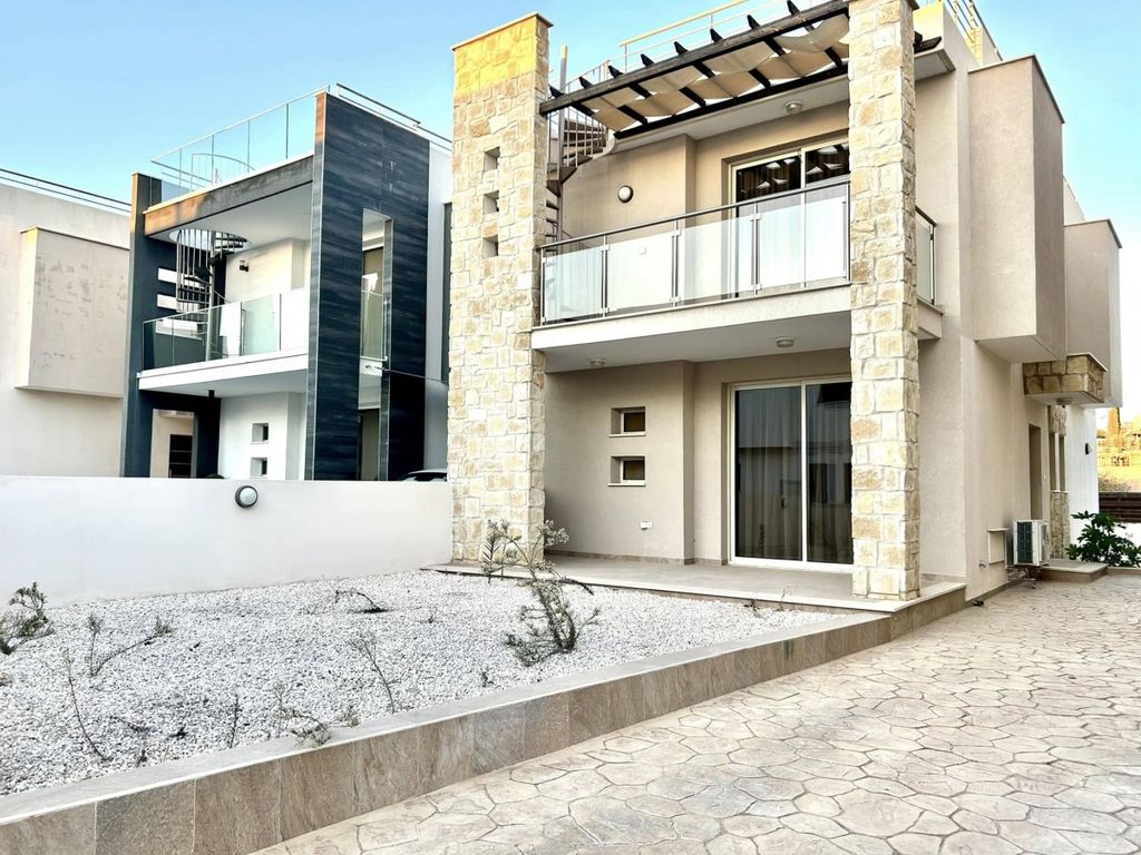 Property photo 1 of 30