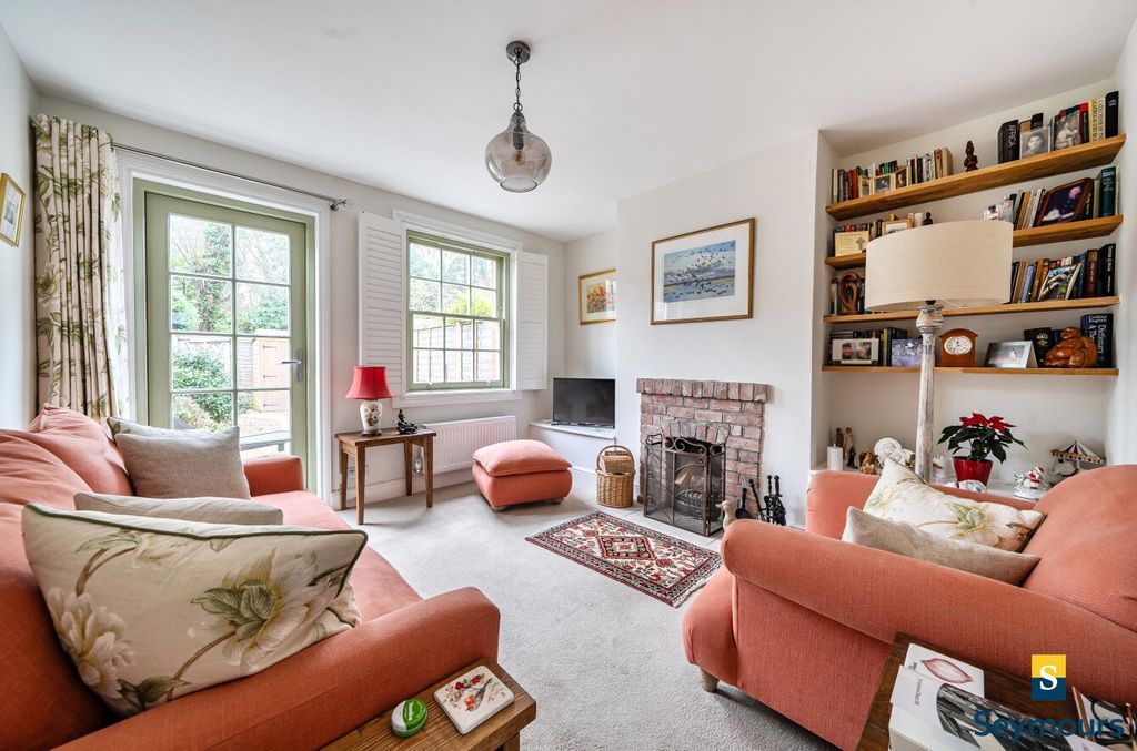 Property photo 3 of 15 Living Room