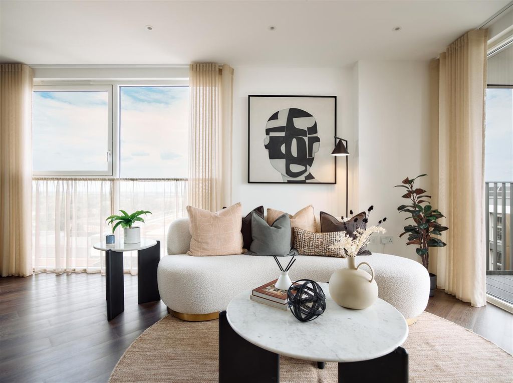 Property photo 3 of 21 Eden Grove - Interior 4.Jpg