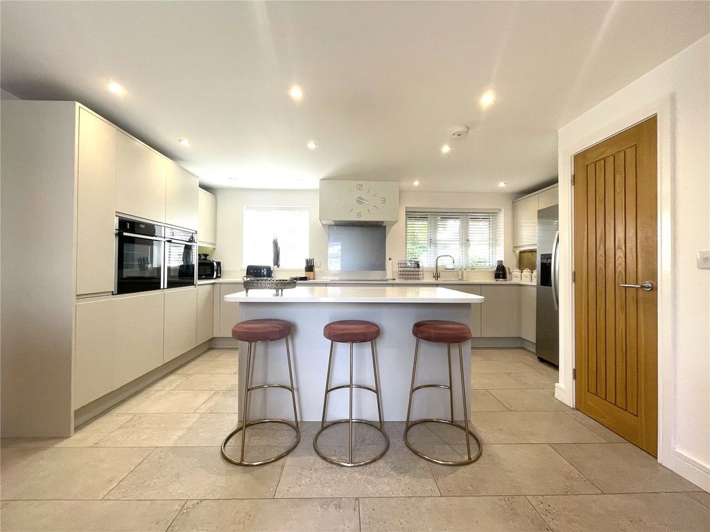Property photo 3 of 44 Picture No. 36