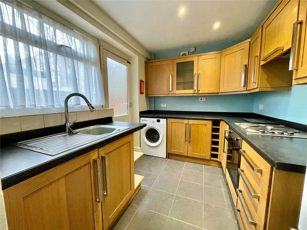 Property photo 2 of 10 Picture No. 12