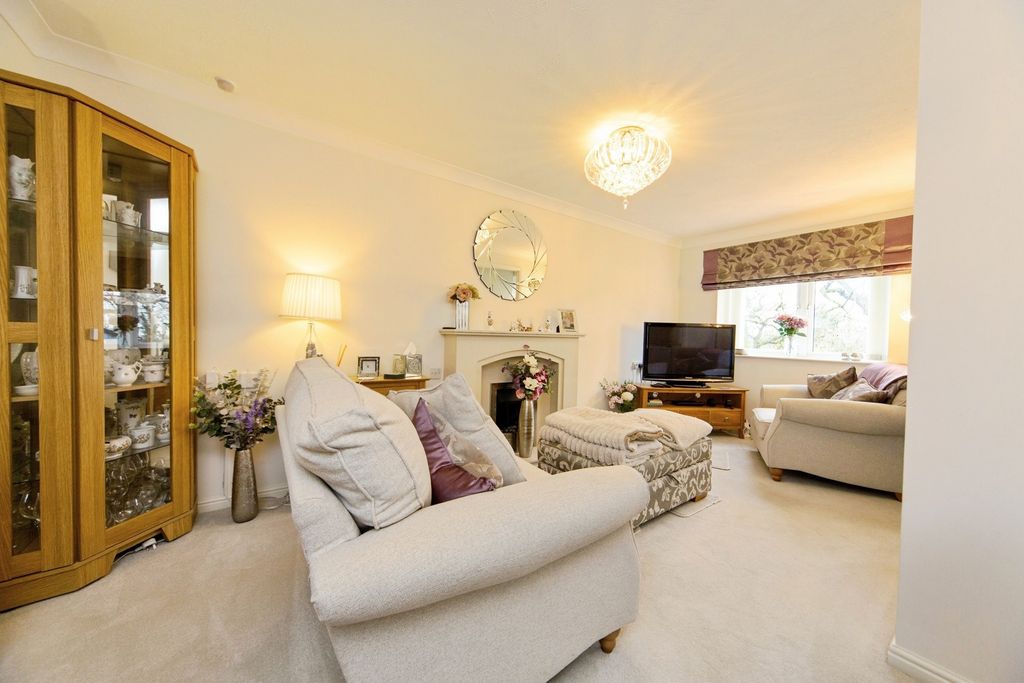 Property photo 2 of 16 Pbox-Img.Jpg