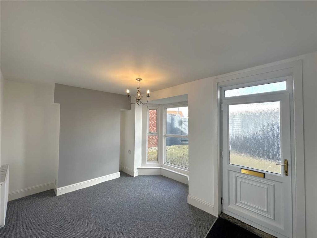 Property photo 2 of 17 Entrance: