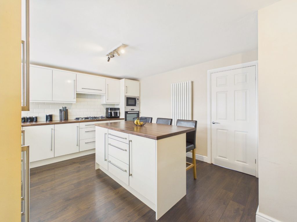 Property photo 3 of 16 5705825